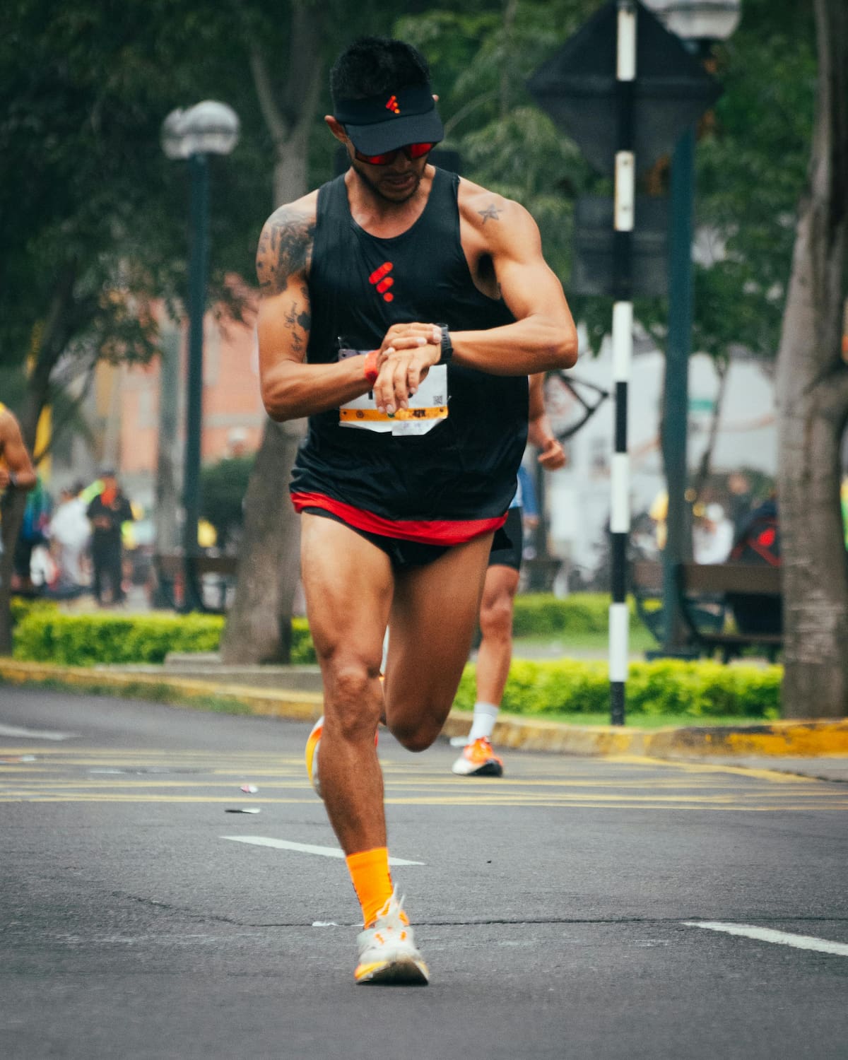 Corredores llegando a Buenos Aires para una maratón internacional